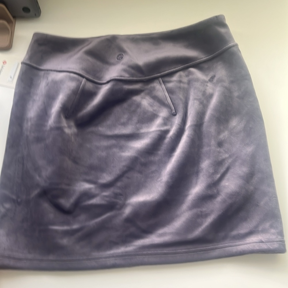 Lululemon Athletica velvet Skirt in Deep Purple - Picture 3 of 6